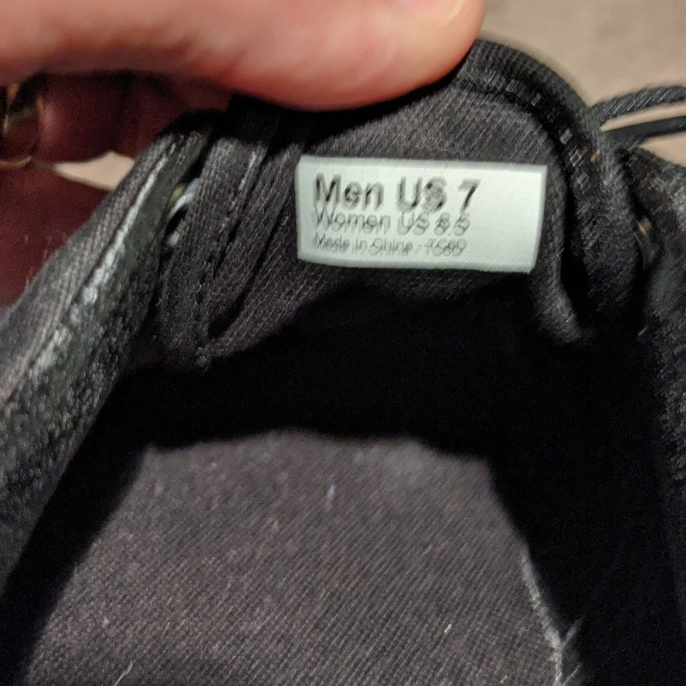 Vans black skate shoe men's 7 women's 8.5 - Picture 10 of 10